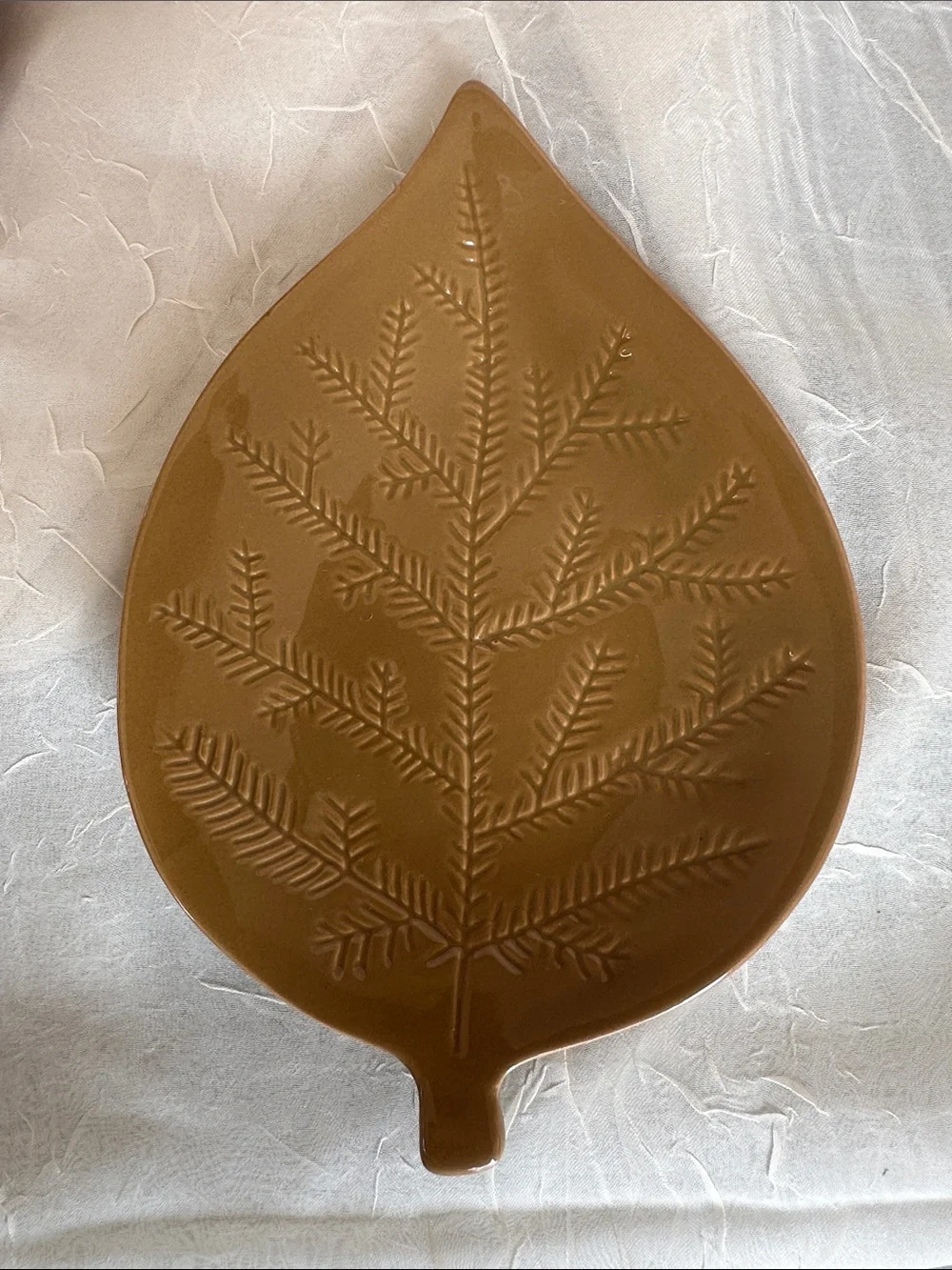 Crate & Barrel Ceramic Leaf Appetizer Plates set of 4